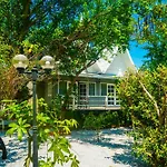 Luna Hut Resort